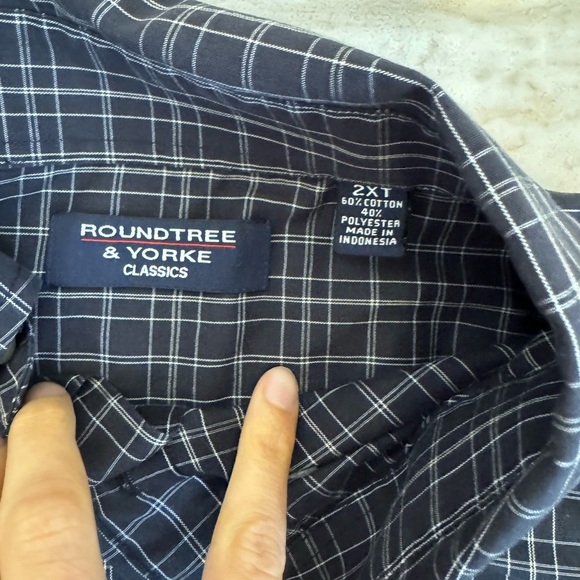 Roundtree & Yorke Classics Men’s 2XT Navy Plaid Button-Down Shirt Cotton Blend - Picture 3 of 6
